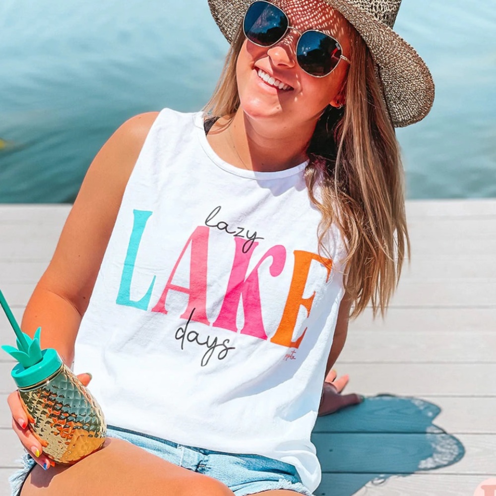 Lazy lake days tank
